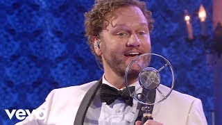 David Phelps - It Must Be Christmas (Live)