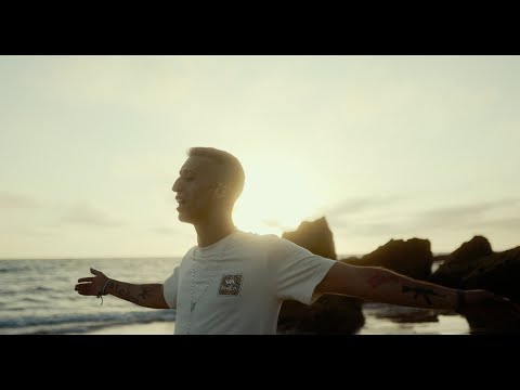 LA YOUNG - Mis Ganas De Volar (Videoclip oficial)