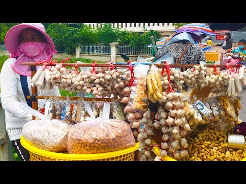 Cambodian Street Food Tour - The Varieties Of Yummy Street Food @Garment Factory