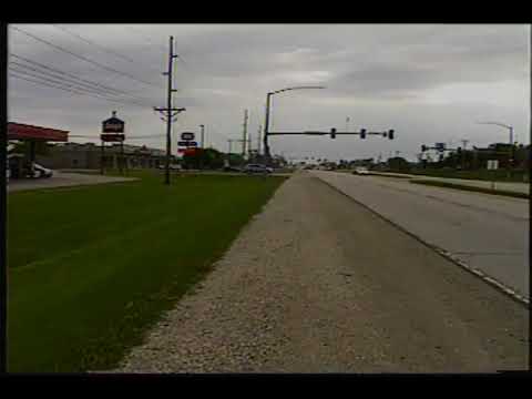Walking Along 10th Ave in Marion, IA  (05-24-2021)