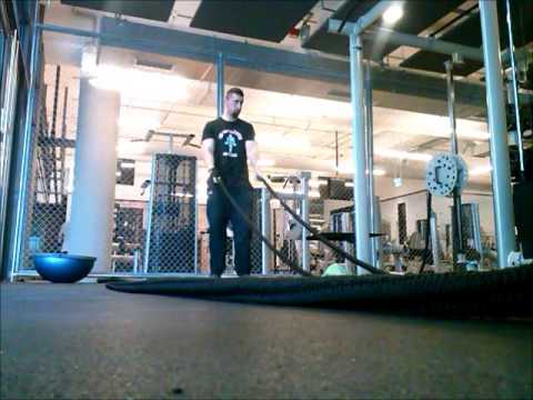 Fitnesscoach Emre Eroglu / Crossfit Video aus dem neuen Mc Fit Hamburg Othmarschen!