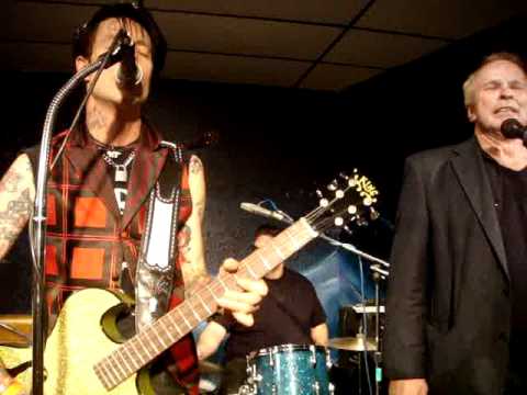 Nick Curran & the Lowlifes with special guest Phil Alvin - "Flyin' Blind"