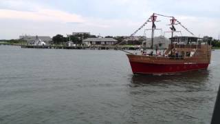 preview picture of video 'Boat tour of Baufort and Morhead city: Pirate Ships!'