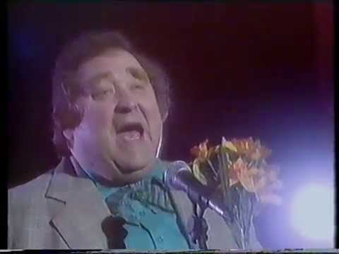 Bernard Manning Sings The Smiths (Jonathan Ross Show 1992)