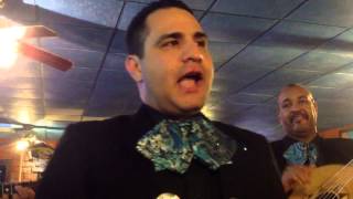 "Hay Unos Ojos" - Mariachi Relampago