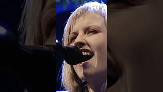 Download lagu “Zombie,” ‘MTV Unplugged,’ 1995 mp3 Download lagu “Zombie,” ‘MTV Unplugged,’ 1995 mp3