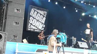 Raggasonic @ Couleur Café 2011 Bruxelles Raggasonic Crew A l'ancienne Sors avec ton gun