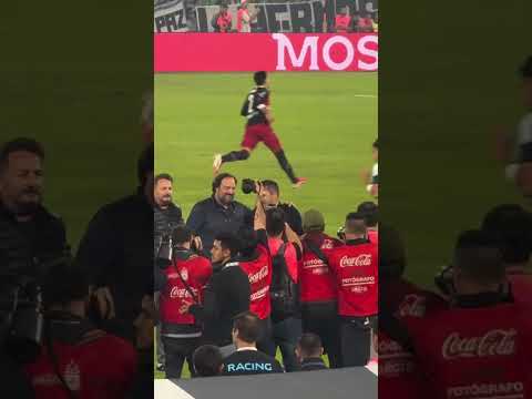 EL ABRAZO ENTRE COSTAS Y EL CHACHO 🫂 - LA COMU DE #RACING CLUB