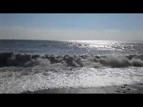 Морской шторм на пляже Зенит