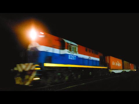 [4K] Colorido tren de contenedores de NCA con la ALCo RSD16 8257 pasando por Marcos Juárez!!!!!!