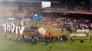 RCB vs SRH IPL Finals - SRH lifting the trophy