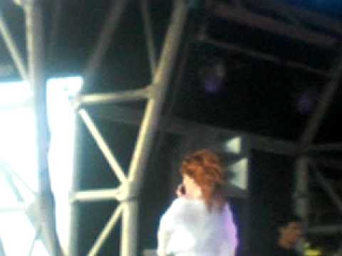 Florence and the Machine LIVE Rabbit Heart (Raise it up)- Camp Bestival '09