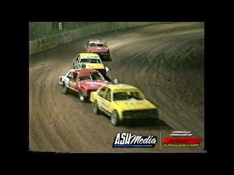 Modified Production: Challenge Series - A-Main - Maryborough Speedway - 17.11.2001