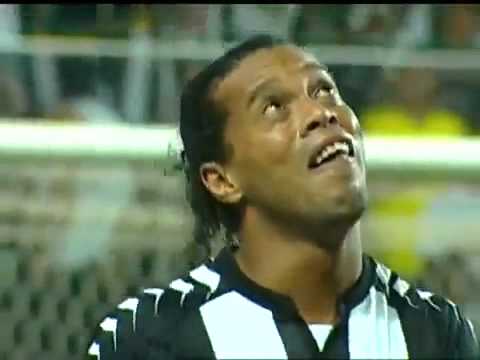 Ronaldinho Gaucho Marca um Golaço contra o Figueirense e chora 360p