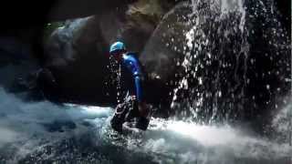 preview picture of video 'Canyoning Hautes Pyrénées, Gavarnie, Bagnères de bigorre, Luz st sauveur'