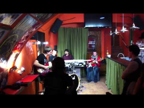 Orient Xpress - Greener Grass (live) @ Nina's music bar / Prague, Czech Republic