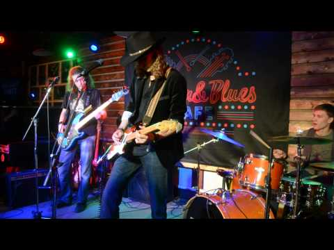 Rockin Free in Rythm'n'Blues cafe - Sky is crying