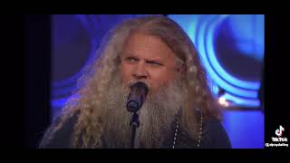 Lay down beside me. Dailey &amp; Vincent (Featuring Jamey Johnson)