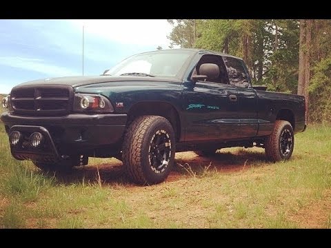 Lifted Custom Dodge Dakota Sport