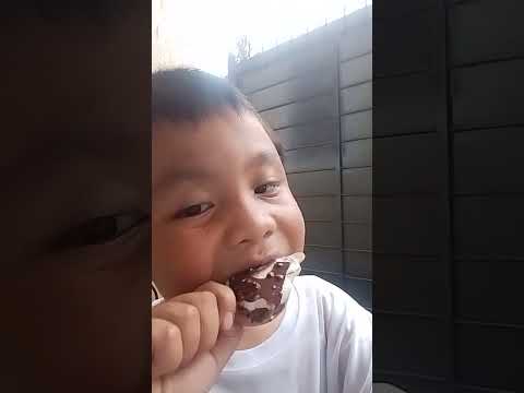 Mateen eating bumbum ice cream 🍦🍨