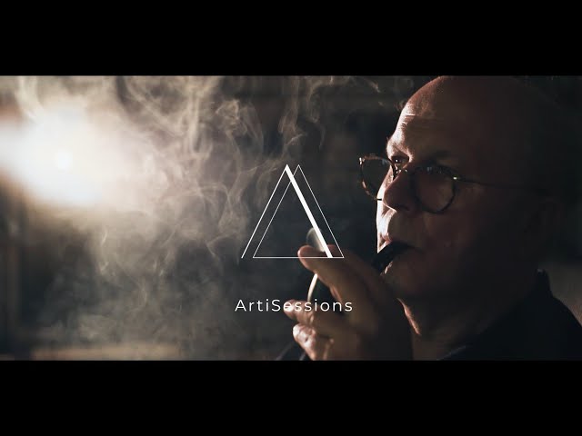 Video Pronunciation of Tomaszewski in English