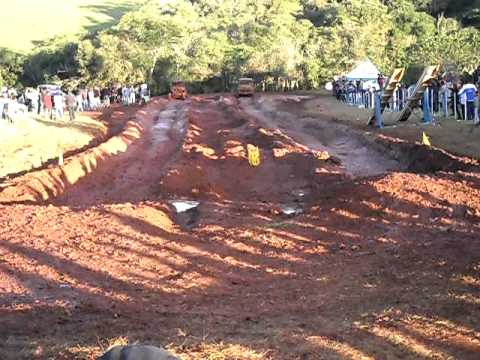 LAUER 4X4   ARRANCADÃO NA LAMA  EM PANAMBI-RS 2010