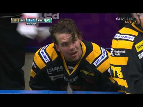 Ole-Kristian Tollefsen tacklar Axel Holmström