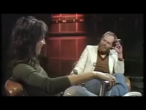 Alice Cooper - Bob Harris interview Old Grey Whistle Test (recorded 18/3/74 broadcast 26/3/74)