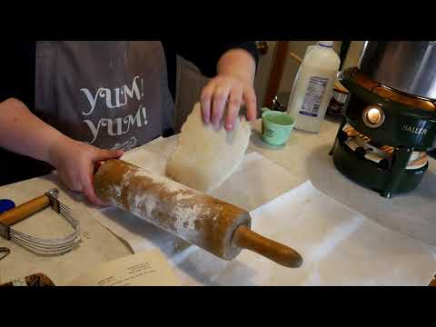 AMISH Pot Pie /Noodles , Netherlands Paraffin Stove