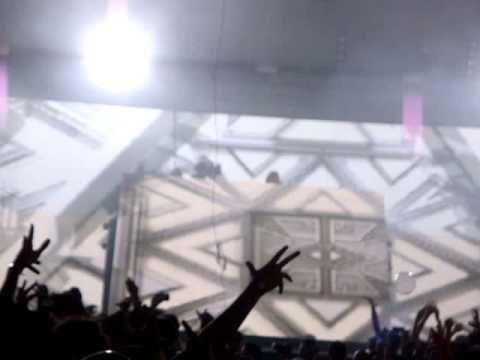 Skrillex @ Electric Zoo Festival 9-3-11 (Part 1 of 6)