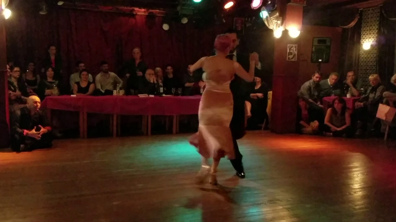 Carolina Couto y Emanuel Ledesma - Buscandote - Me cacho en 10- Montevideo 2017