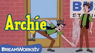 Jughead&#39;s Seeing Double | THE ARCHIE SHOW