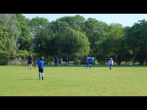 Snelle aanvallen van Elinkwijk, knal in de hoek niet te stoppen, 3-4.