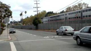 preview picture of video 'Southbound Caltrain in San Mateo'