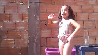Desafio da piscina e da garrafa