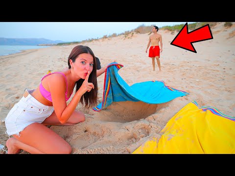 BUCA GIGANTE NASCOSTA NELLA SABBIA! SCHERZO A LUÌ A MARE!!