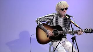 Hot Sessions: Never Shout Never "Red Balloon"