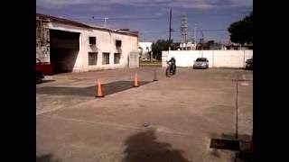 preview picture of video 'examen manejo moto moron'