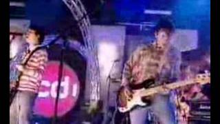 Kisschasy perform "This Bed" on CD Live