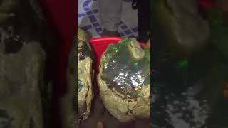 preview picture of video 'الأحجار الكريمة في صوماليلاند'