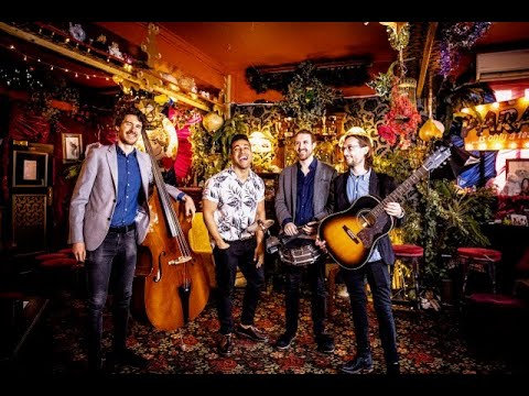 Pop London - Roaming Band