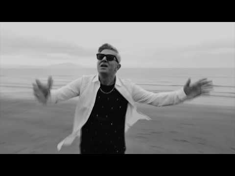 CIRO RIGIONE - Mille cose 'e te - (V.Lucarelli-A.Turco-C.Rigione)Video Ufficiale
