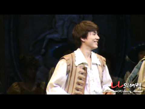 110105 Kyuhyun 'The Three Musketeers' Curtain-call