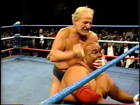 TWA Wrestling - Abdullah The Butcher vs  The Original Sheik - 1991