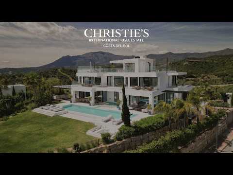 Luxury villa surrounded by nature with stunning panoramic views, New Golden Mile, Estepona