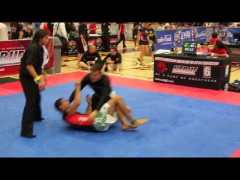 Christos Giagos - 2013 LA International Open BJJ Tournament No-Gi Adult Middleweight, (2 of 4)