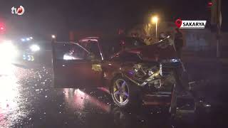 Servis Minibüsüyle Çarpışan Otomobil Sürücüsü Kaçtı