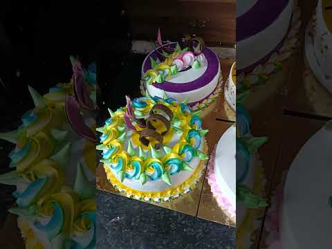 1kg #cake #cakedecorating #weddingcakecake #cake 1kg#cakedecorating #weddingcakecake #song #cake