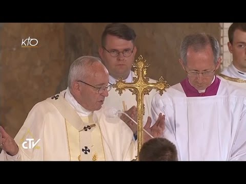 Le pape François célèbre la messe au sanctuaire Saint-Jean-Paul II