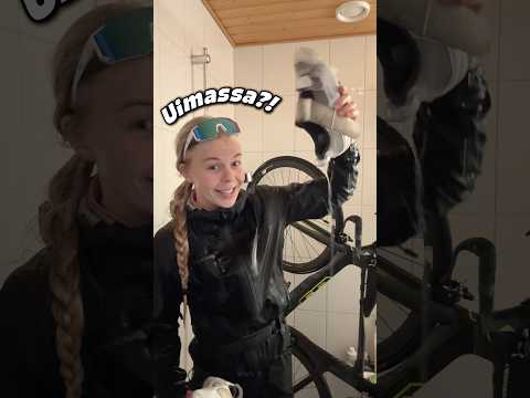 Kenkä oli ihan täynnä vettä🤣👟🚴🏼‍♀️